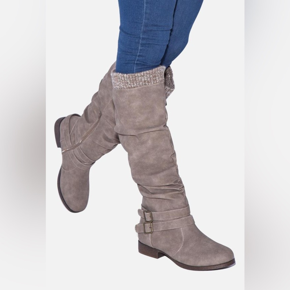 Boots - Picture 2 of 3